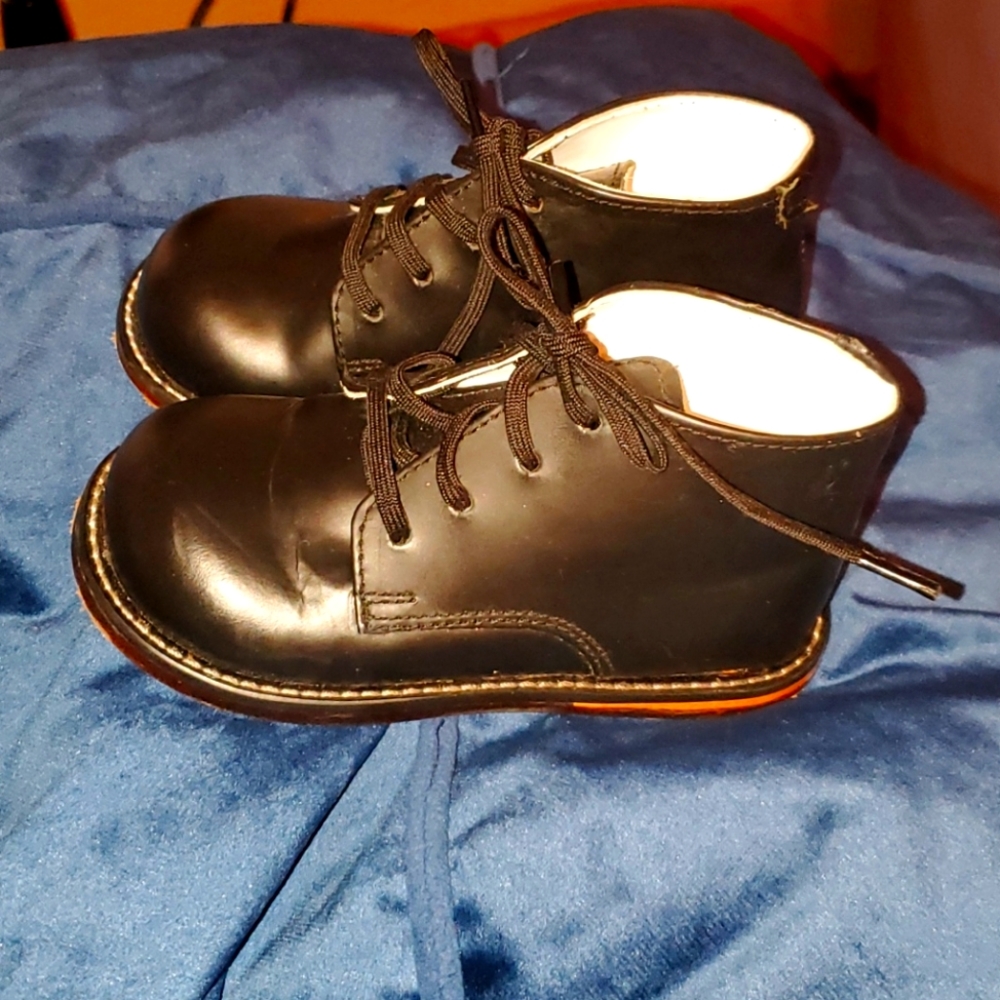 Boy's walking shoes